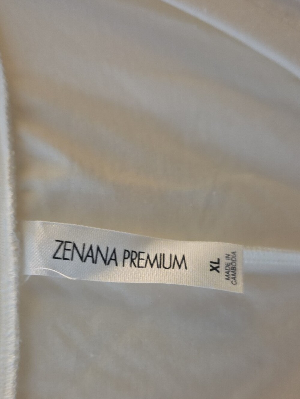 Zenana Outfitters White V-Neck 3/4 Sleeve Top - Picture 2 of 4
